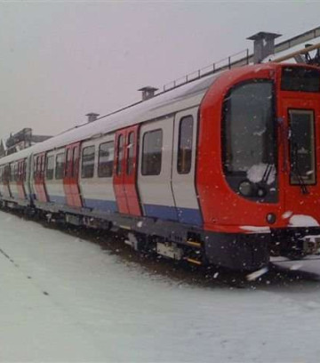 train in snow